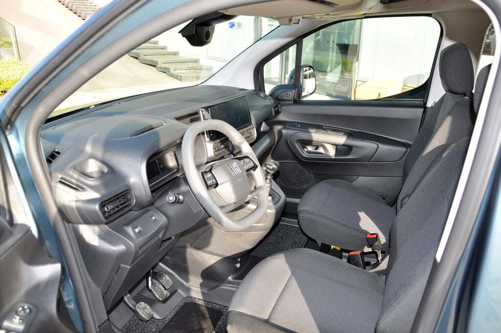 F5365 Doblo L2 interieur V